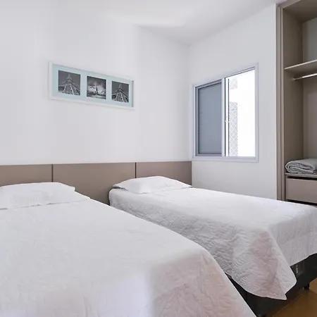 2 QUARTOS com Churrasqueira na Varanda, Piscina, Garagem interna, WiFi 500mbps, Ar Condicionado e Telas de Proteção-3